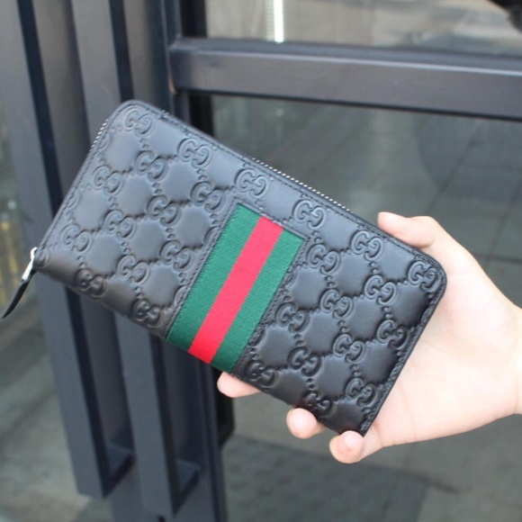 GucciClutch